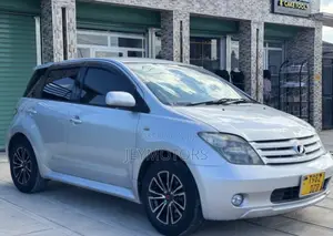 Toyota IST 2007 Silver