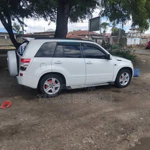 Suzuki Grand Vitara 2004 White