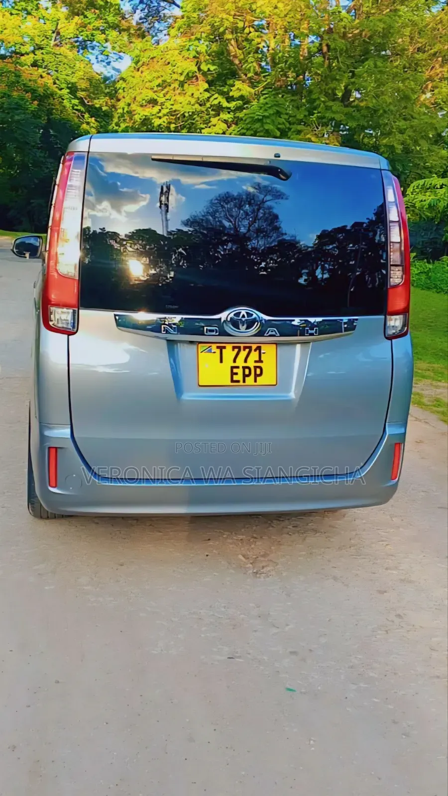 Toyota Noah 2016