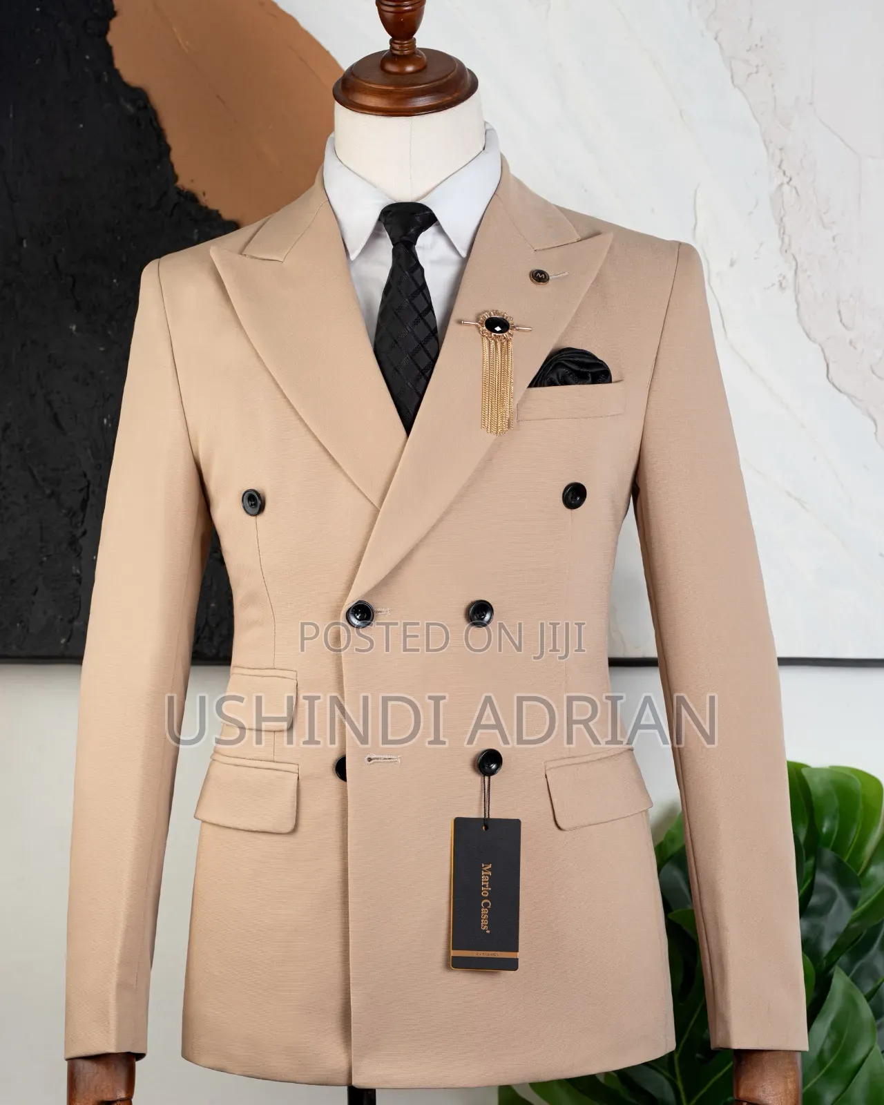 Mario Casas Men's SuitBei: 200,000/=Tsh