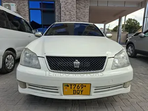 Toyota Crown 2006 White