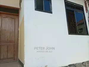 Chumba,Sebule Na Choo Ndani