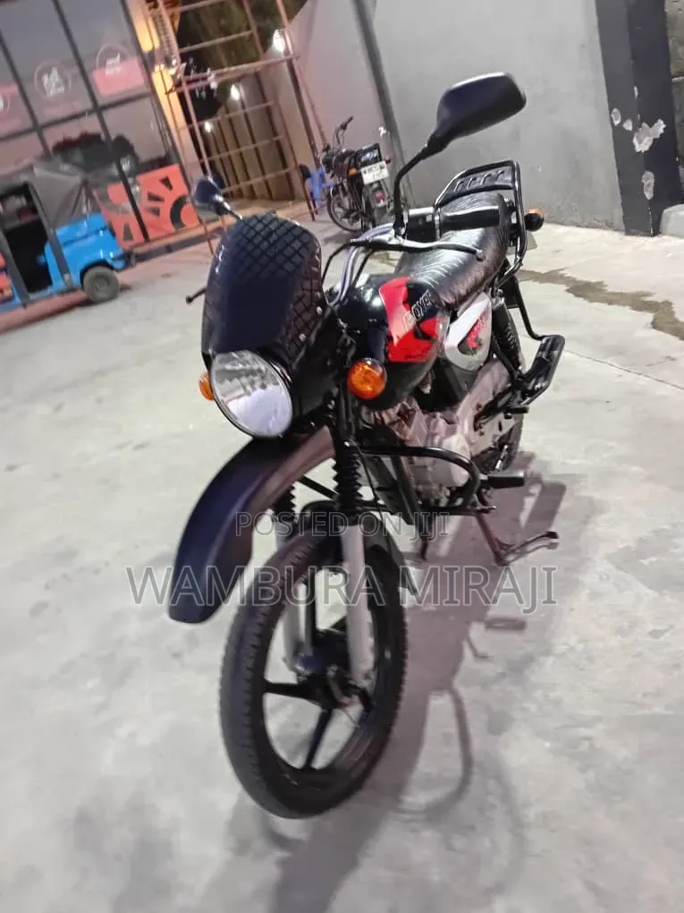 Bajaj Boxer X125 2025 Black