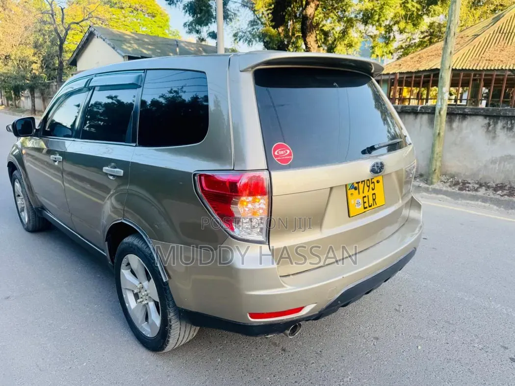 Subaru Forester 2019 Gold