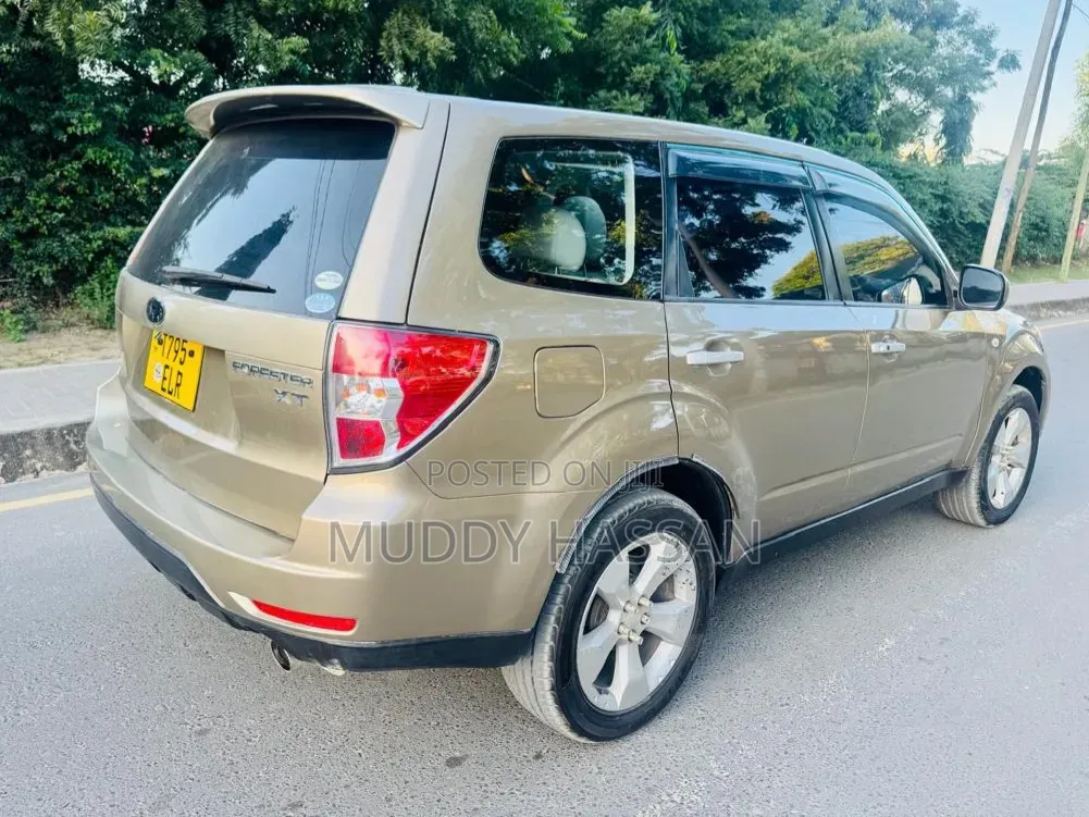 Subaru Forester 2019 Gold