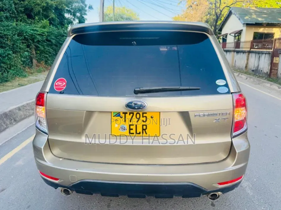 Subaru Forester 2019 Gold