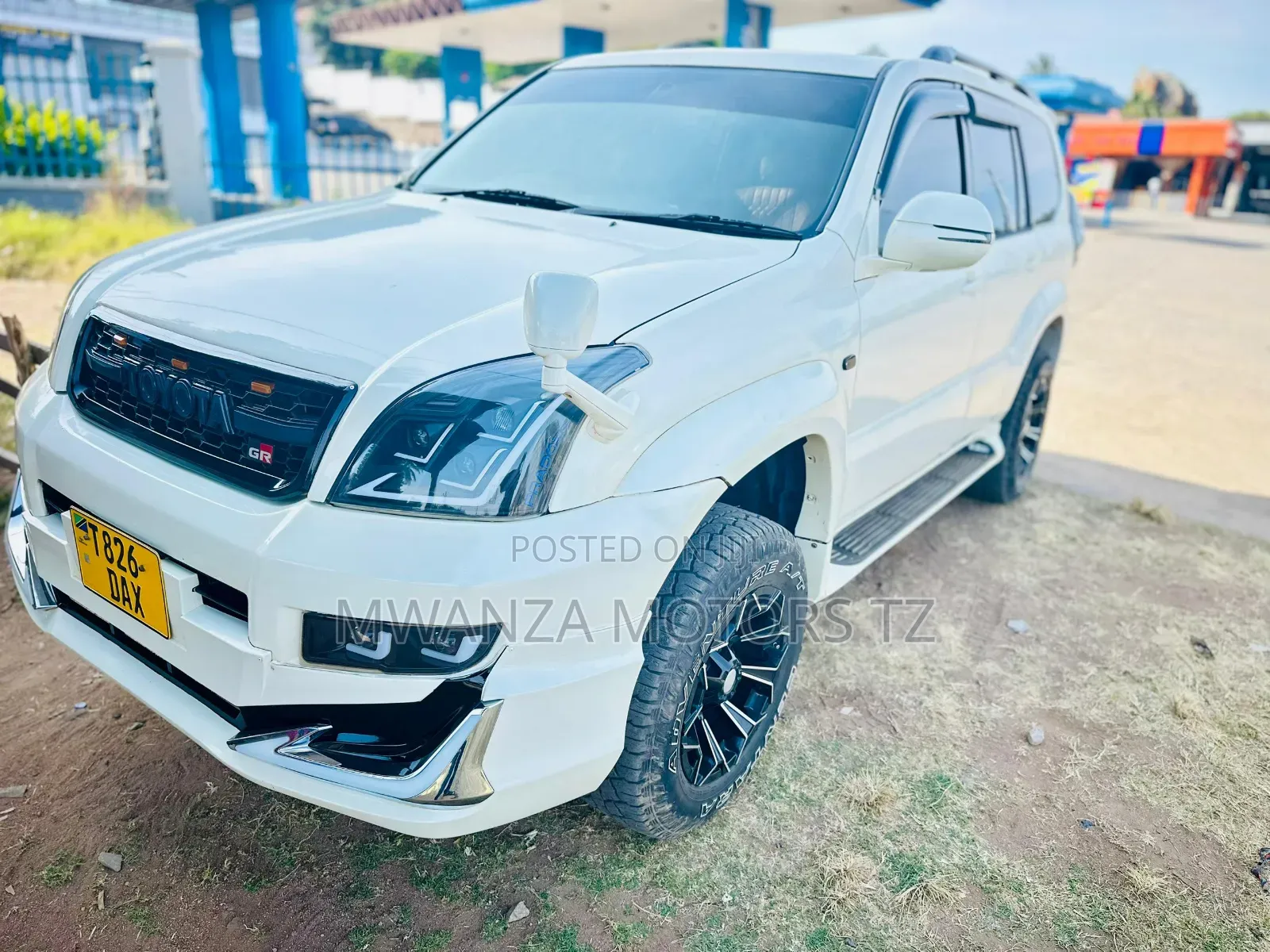 Toyota Land Cruiser Prado 2005 White