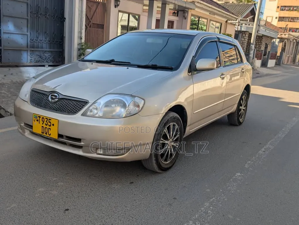 Toyota Corolla RunX 2005 Beige