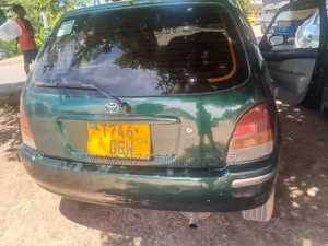 Toyota Starlet 2000 Green