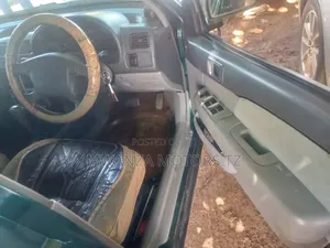 Toyota Starlet 2000 Green
