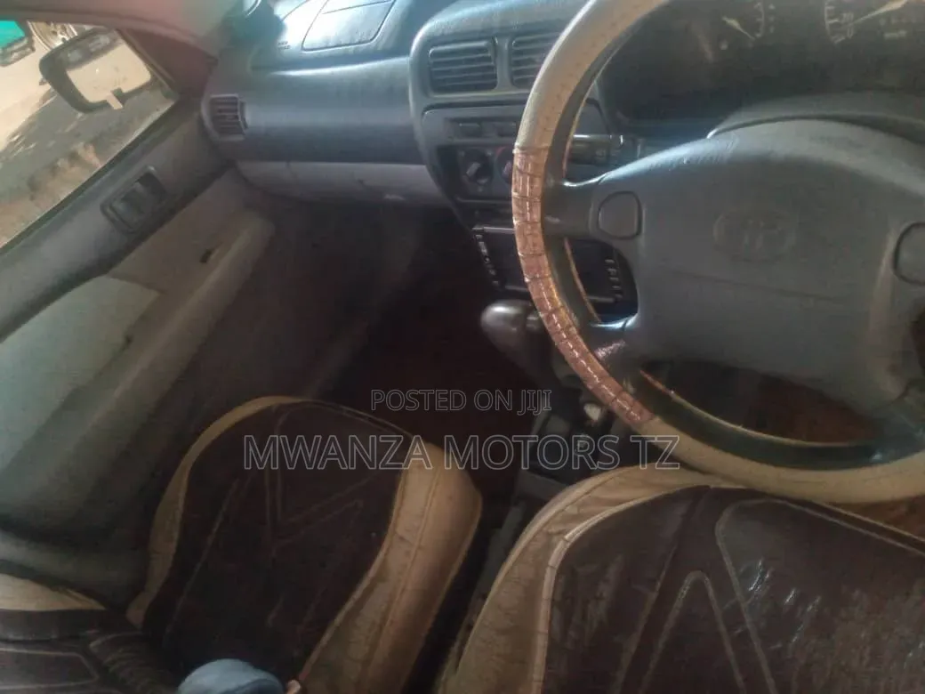 Toyota Starlet 2000 Green