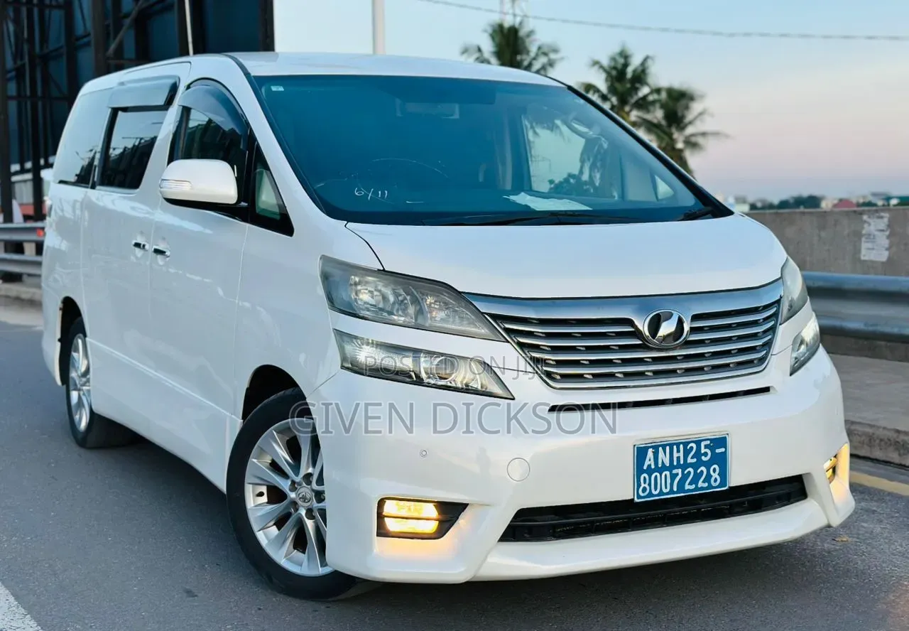 Toyota Alphard 2010 White