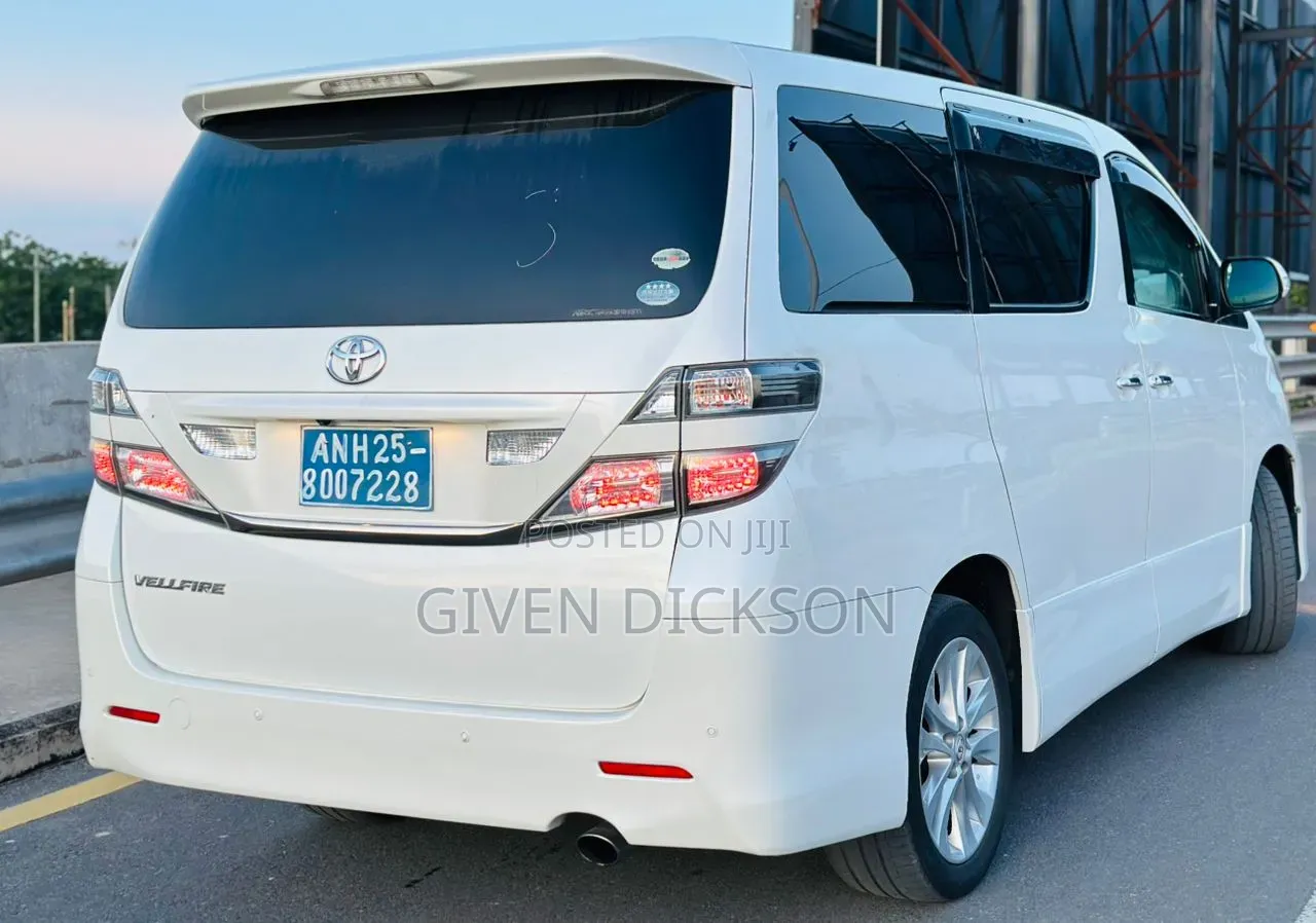 Toyota Alphard 2010 White