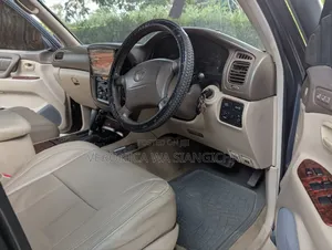 Toyota Land Cruiser 2004
