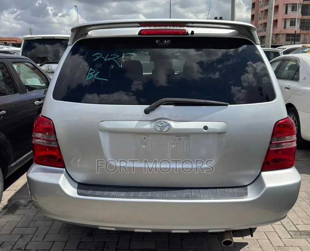 Toyota Kluger 2001 Silver