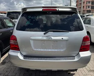 Toyota Kluger 2001 Silver