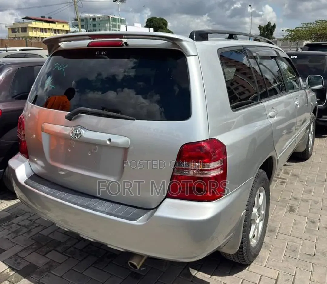 Toyota Kluger 2001 Silver