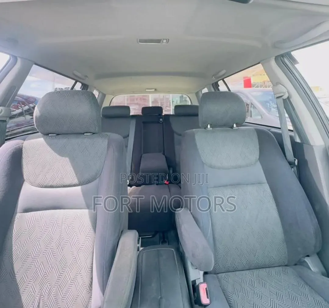 Toyota Kluger 2001 Silver