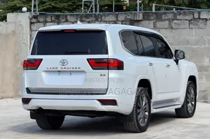 Toyota Land Cruiser 2024 White