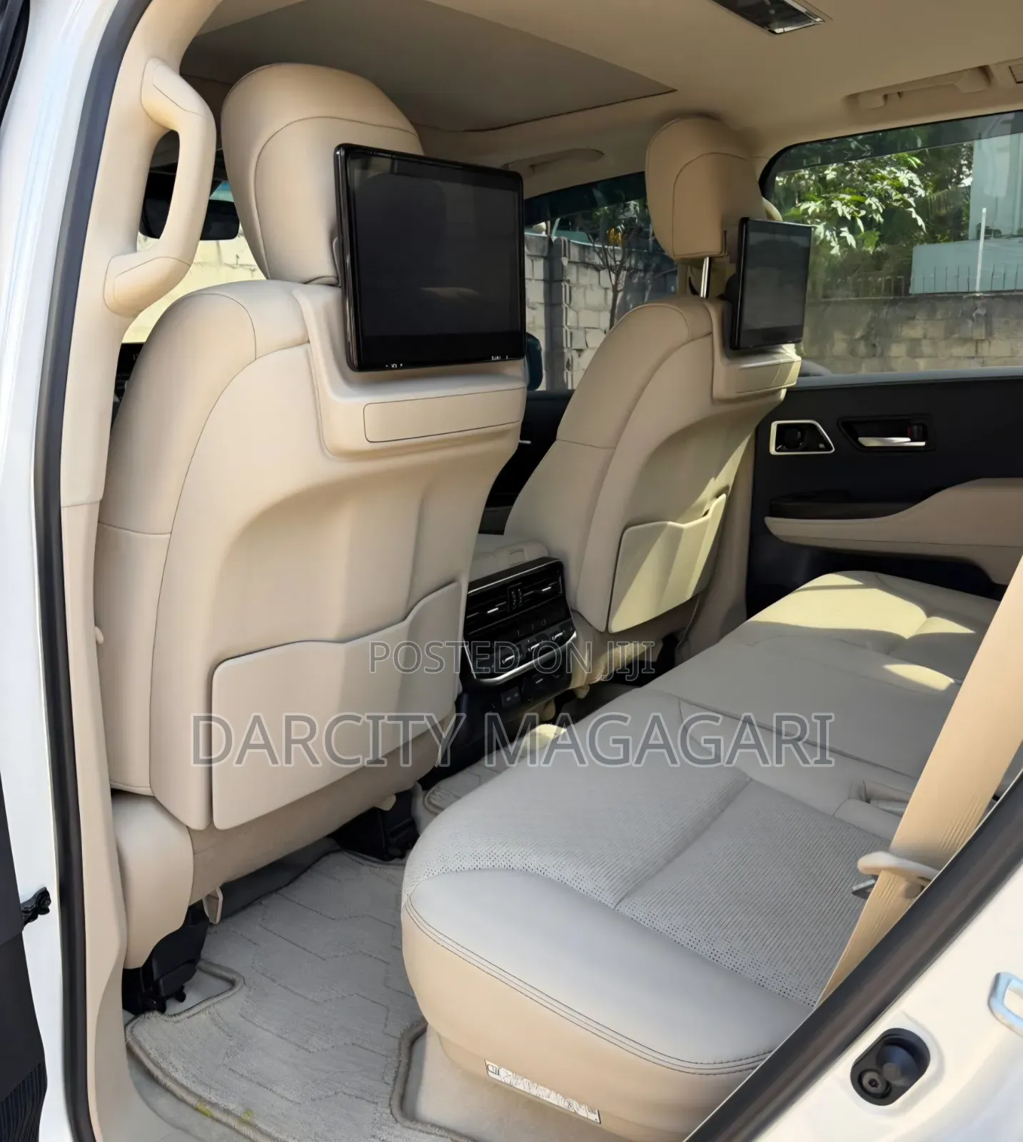 Toyota Land Cruiser 2024 White