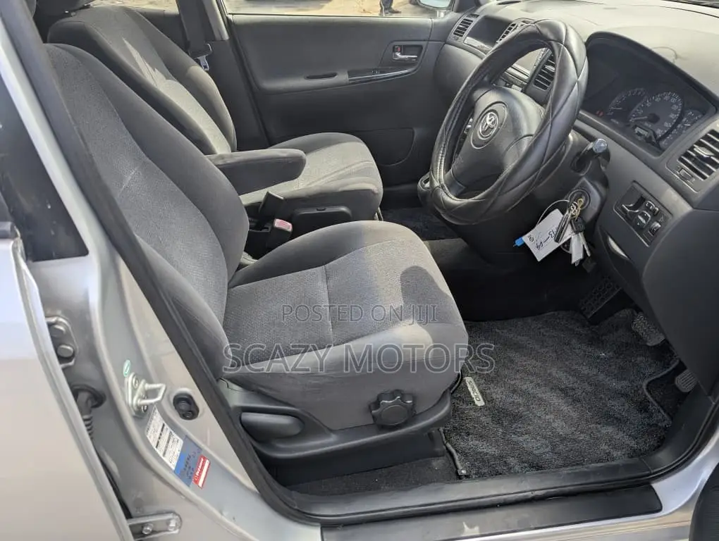 Toyota Corolla Spacio 2004 Silver