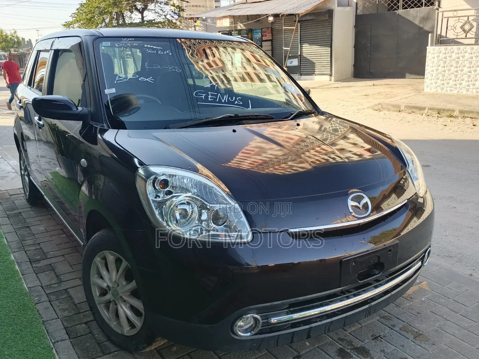 Mazda Verisa 2013 Maroon