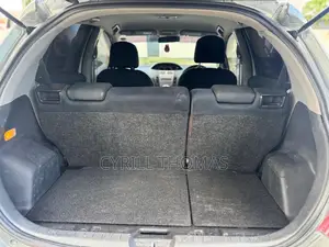 Toyota Vitz 2006 Silver