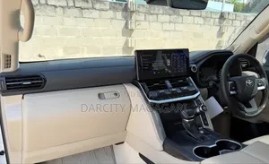 Toyota Land Cruiser 2024 White