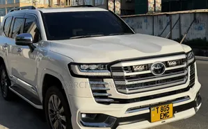 Toyota Land Cruiser 2024 White