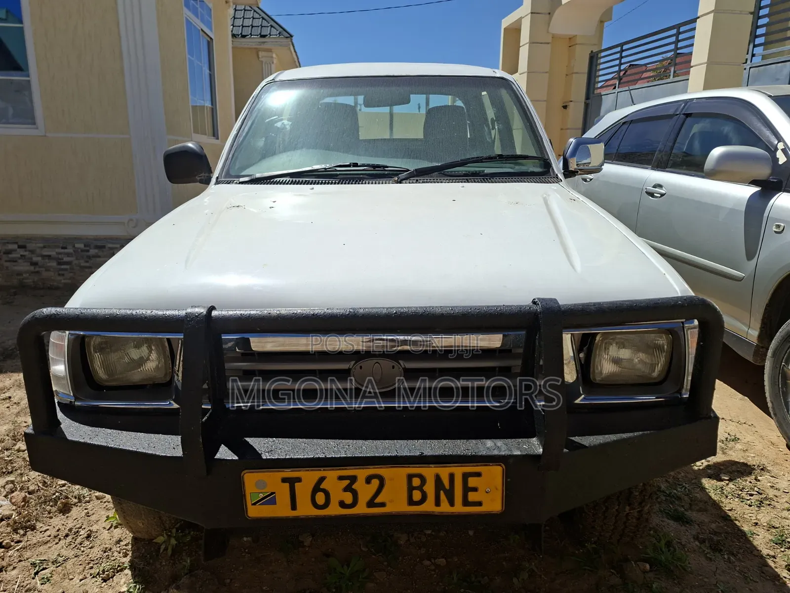 Toyota Hilux 1995 Off white