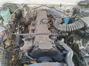 Toyota Hilux 1995 Off white