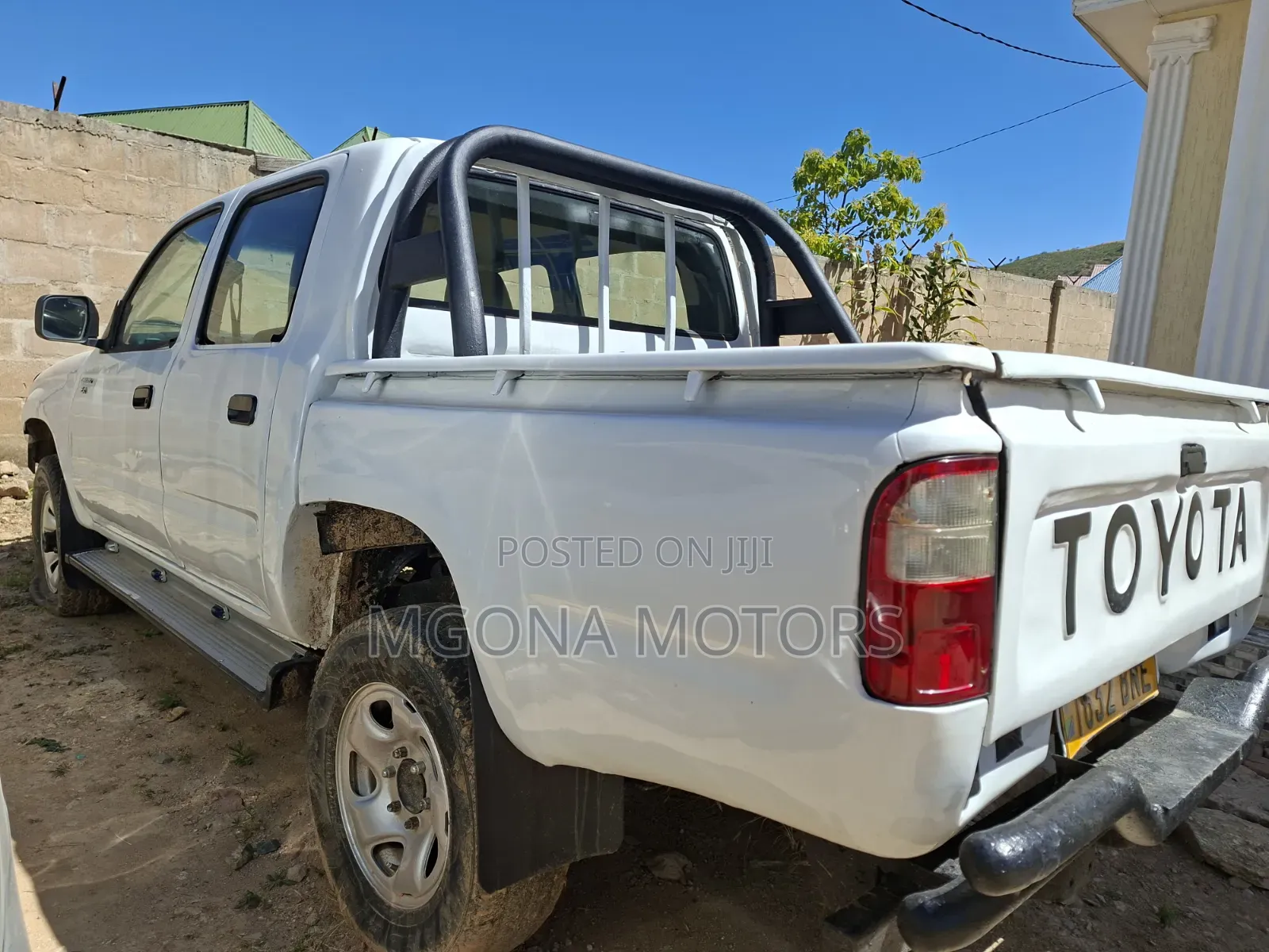 Toyota Hilux 1995 Off white