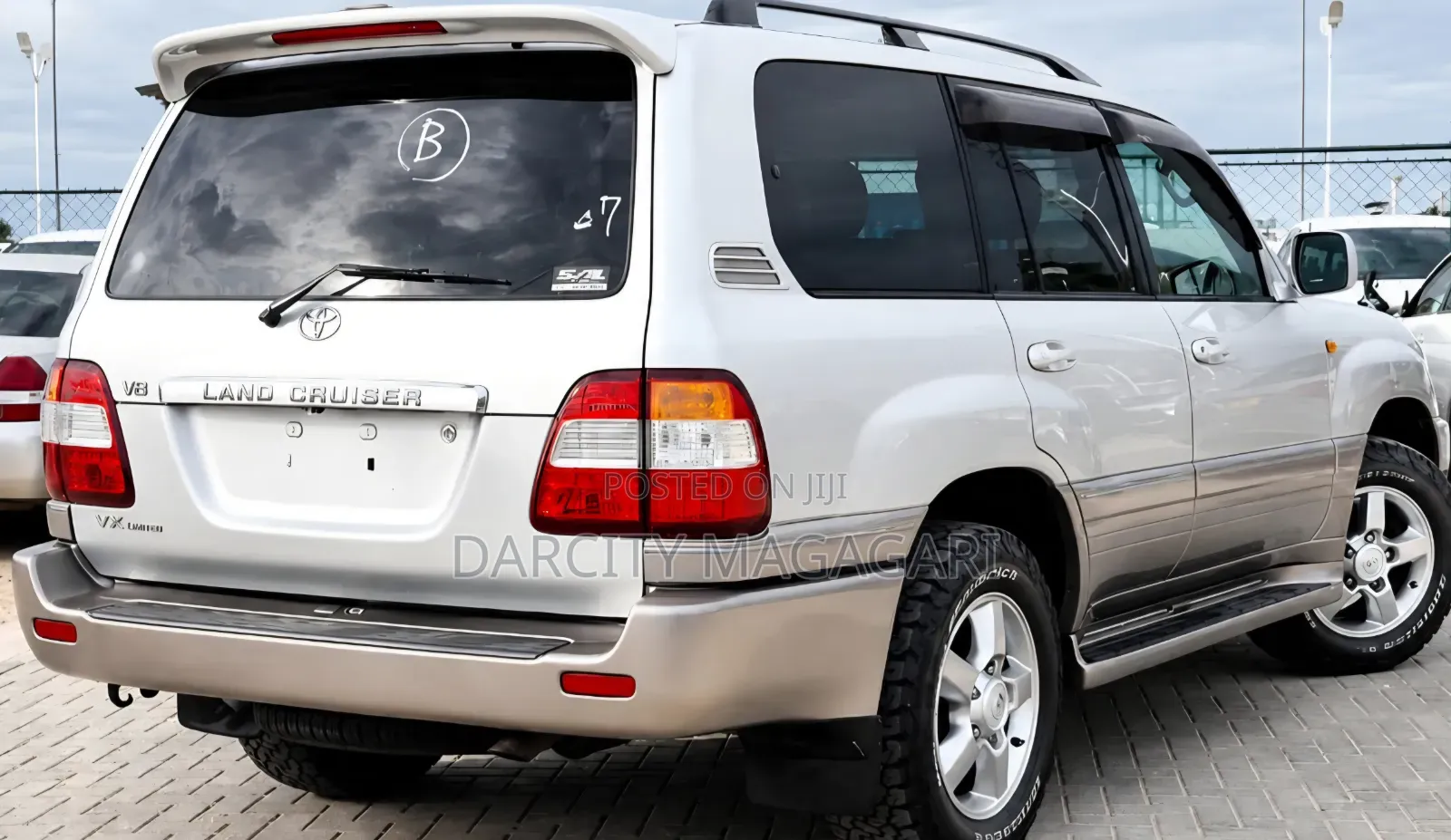 Toyota Land Cruiser 2005 White