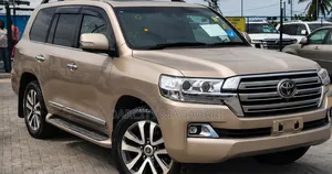 Toyota Land Cruiser 2017 Gold
