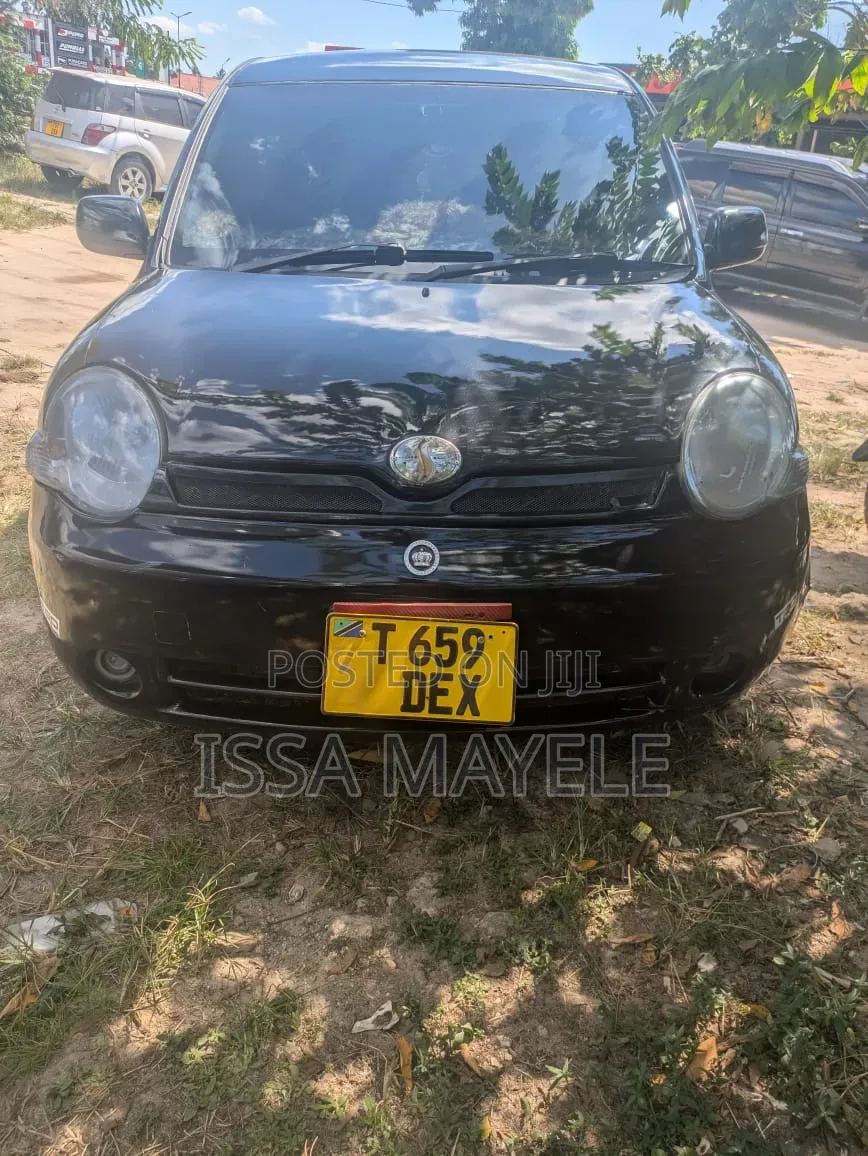 Toyota Sienta 2006 Black