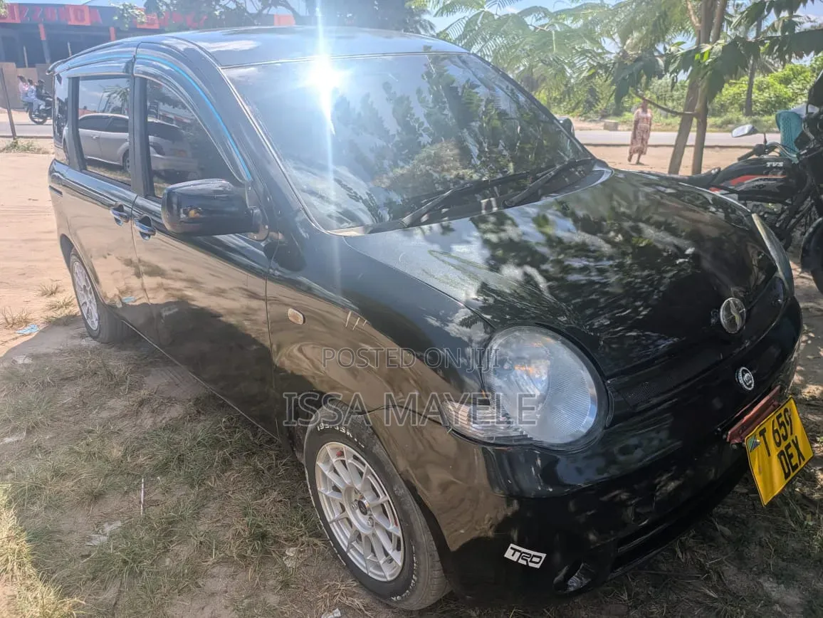 Toyota Sienta 2006 Black