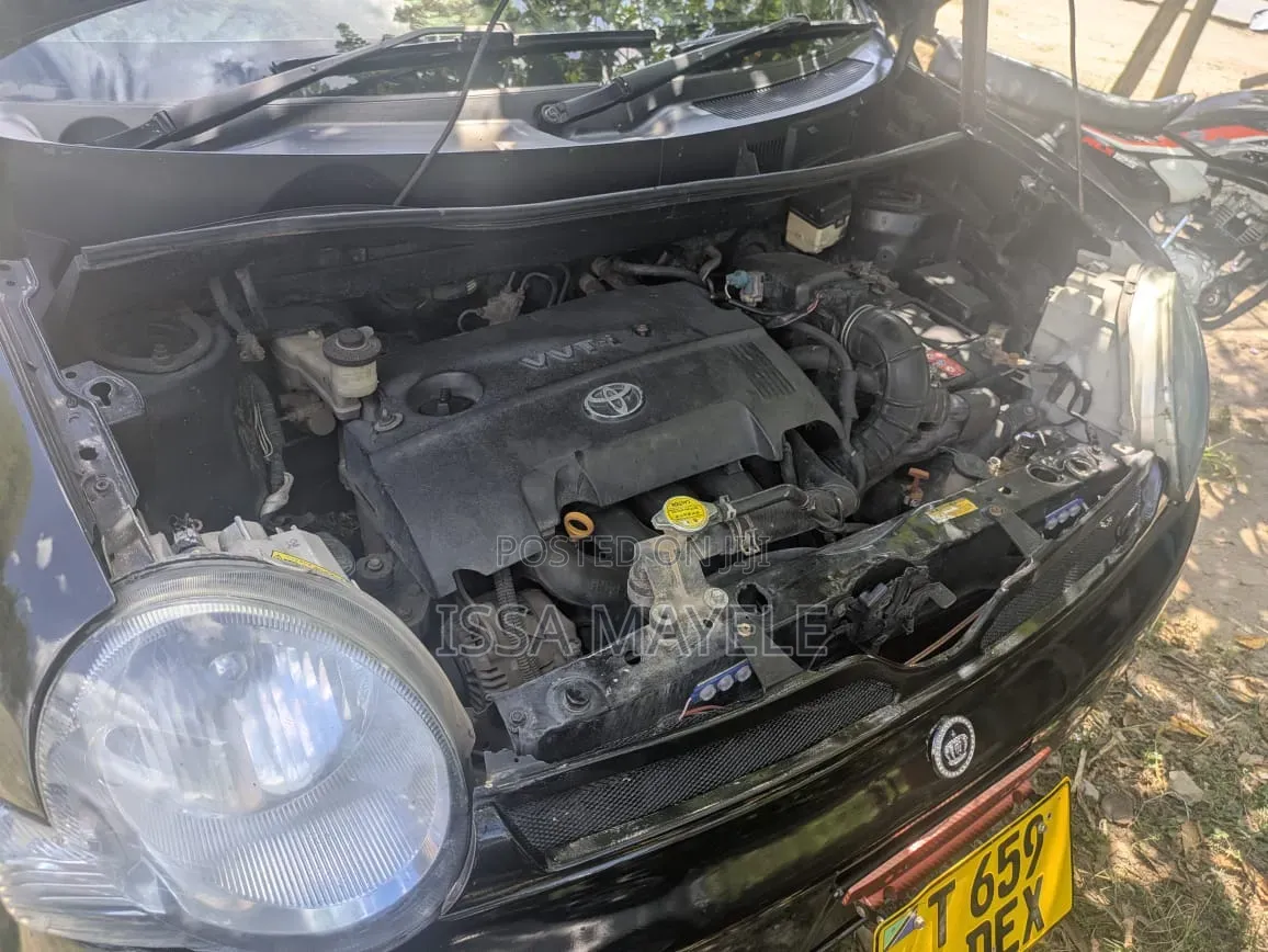 Toyota Sienta 2006 Black