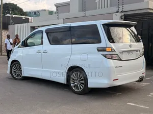 Toyota Alphard 2011 White
