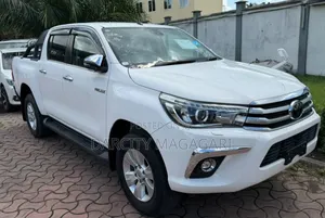Toyota Hilux 2018 White