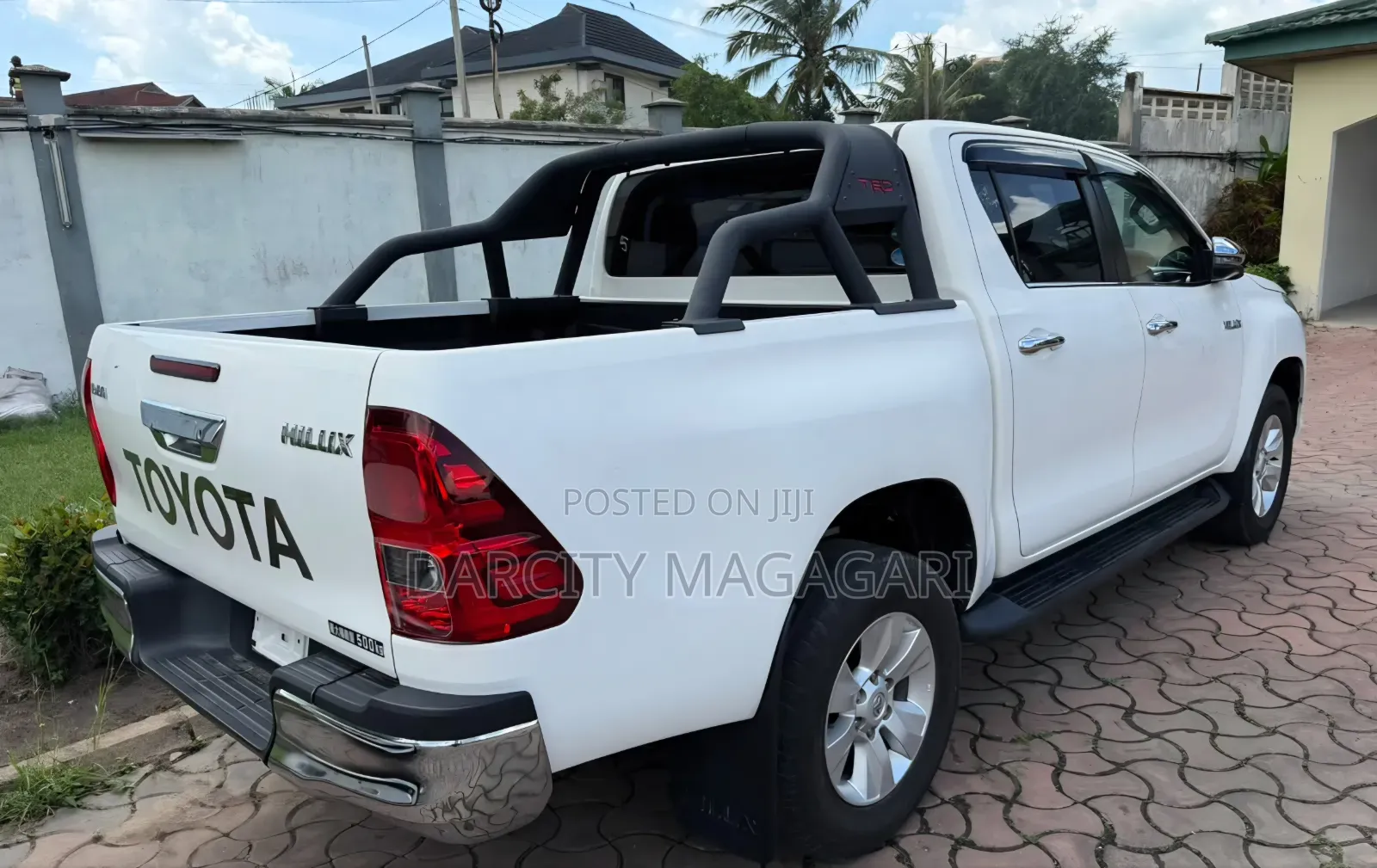 Toyota Hilux 2018 White