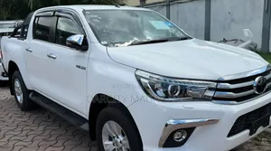 Toyota Hilux 2018 White