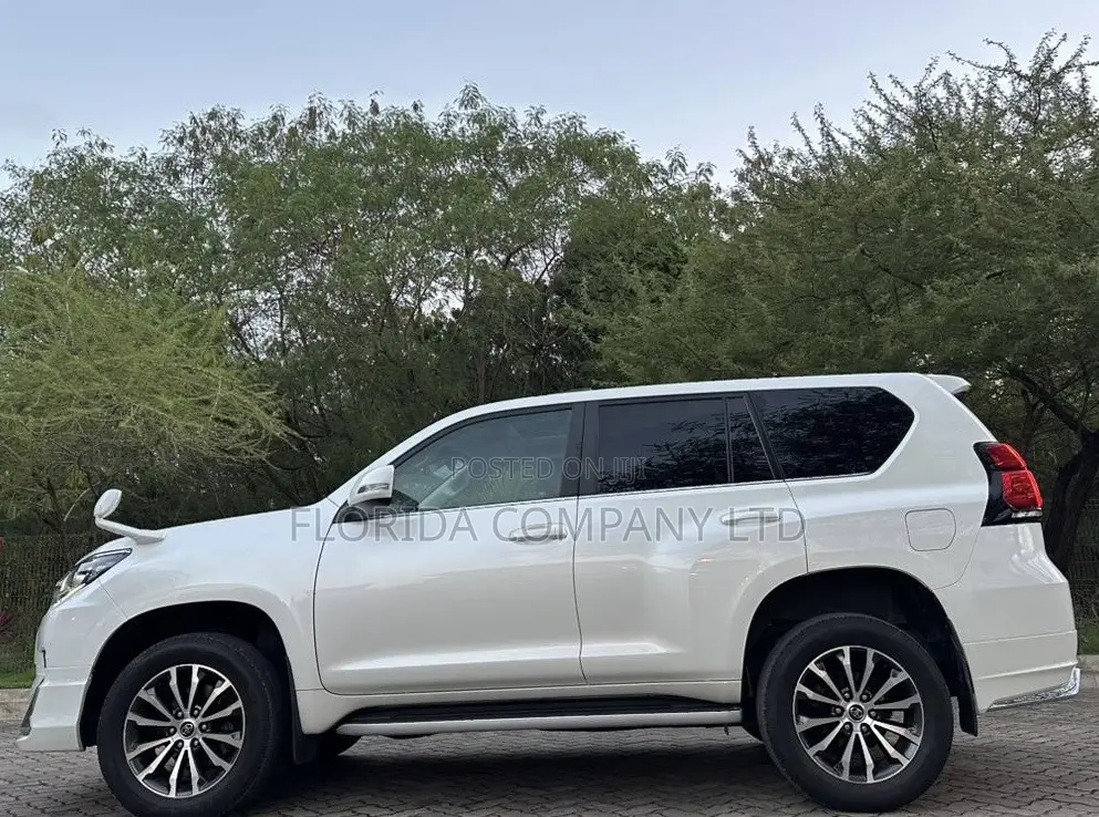 Toyota Land Cruiser Prado 2021 White