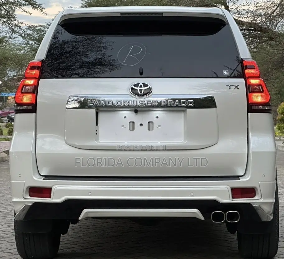 Toyota Land Cruiser Prado 2021 White