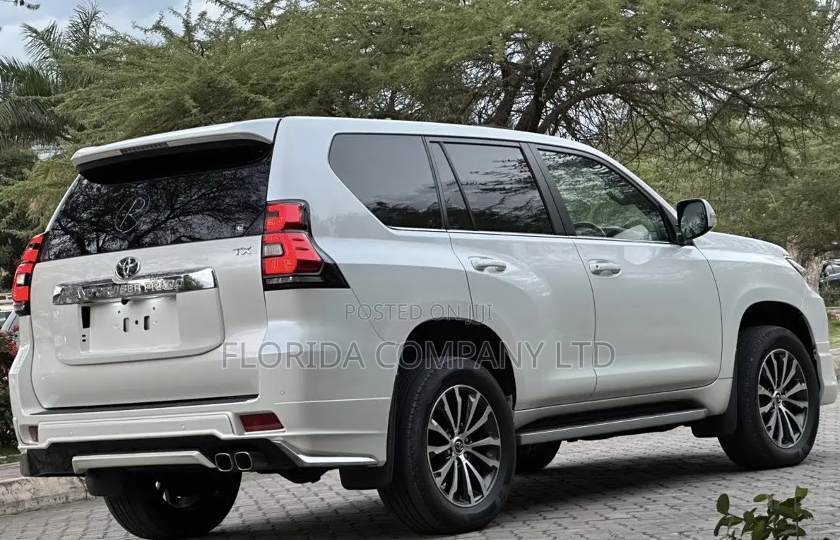 Toyota Land Cruiser Prado 2021 White