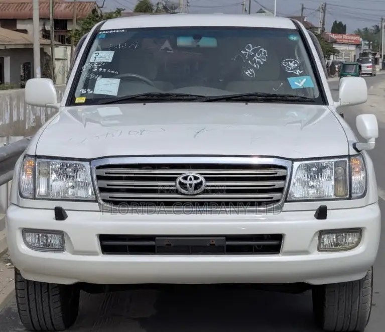 Toyota Land Cruiser 2007 White