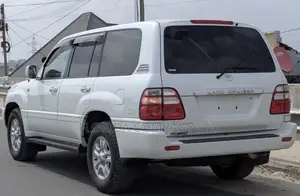 Toyota Land Cruiser 2007 White