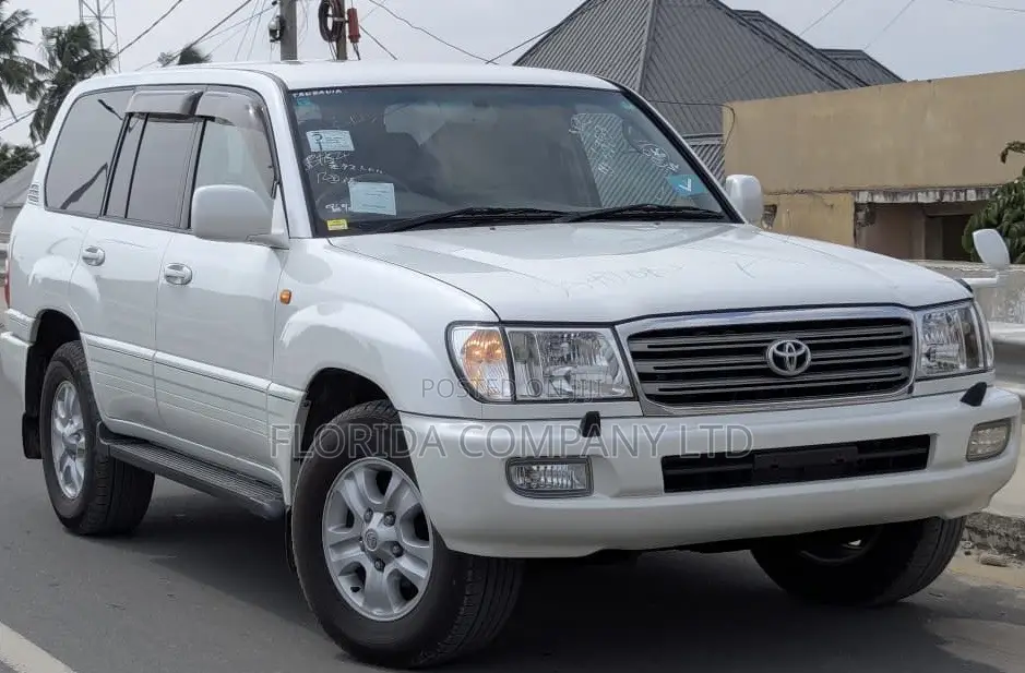 Toyota Land Cruiser 2007 White