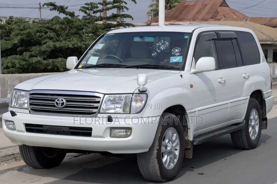 Toyota Land Cruiser 2007 White