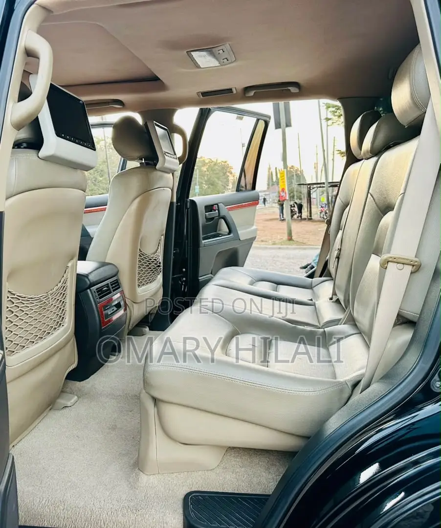 Toyota Land Cruiser 2010 Black