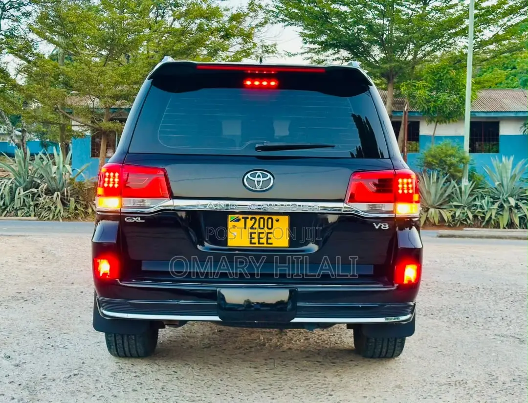 Toyota Land Cruiser 2010 Black